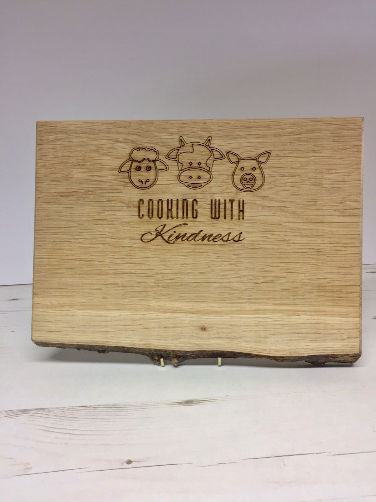 RUSTIC EDGE CHOPPING BOARD | COOKING WITH KINDNESS RUSTIC EDGE CHOPPING BOARD | COOKING WITH KINDNESS