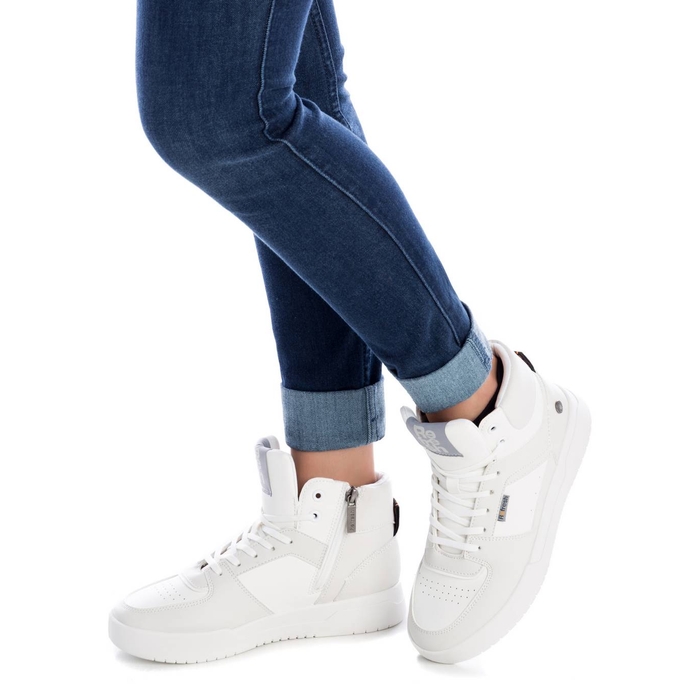 White High Top Trainer